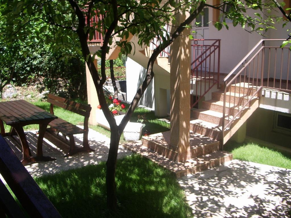Apartmani Stanovcic Долни Морин Екстериор снимка
